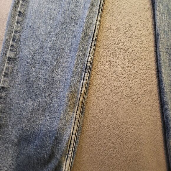 Levis Signature Mens 32x30 Regular Fit Straight Leg Distressed Denim Jeans - Picture 6 of 12